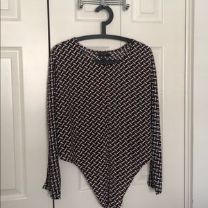 Geo Tie Front Long Sleeve Top